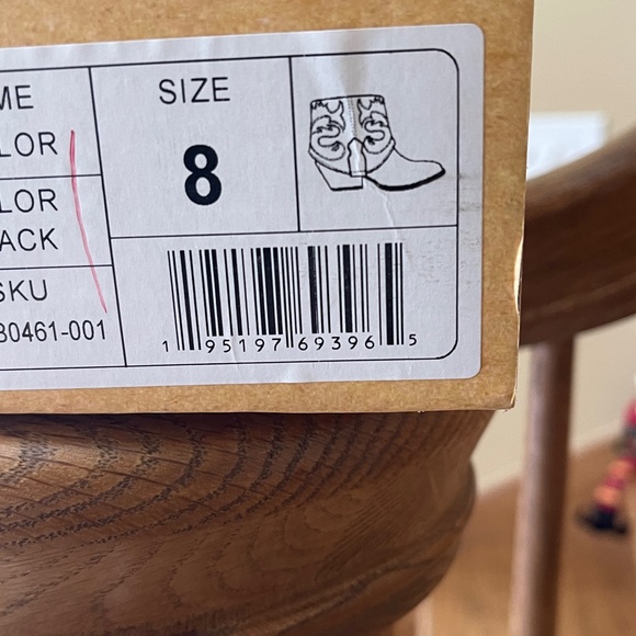 NIB VERY G WOMENS BLACK SAYLOR FASHION BOOTIES ROUND TOE SZ 8 - Picture 10 of 10